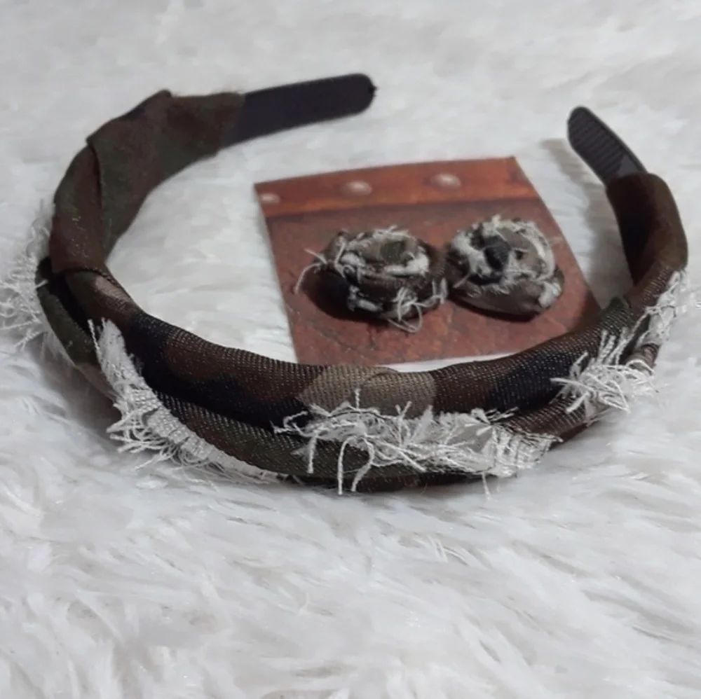 Tasty Raw Edge Camo Headband & Rose Bud Studs Set